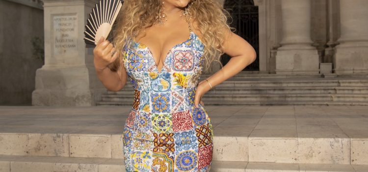 Mariah Carey asiste al desfile de moda de Dolce & Gabbana en Italia