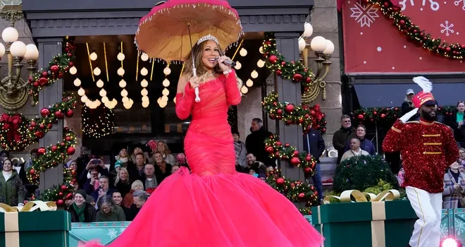 [VIDEO] «All I Want for Christmas is You» | 2022 Macy’s Thanksgiving Day Parade
